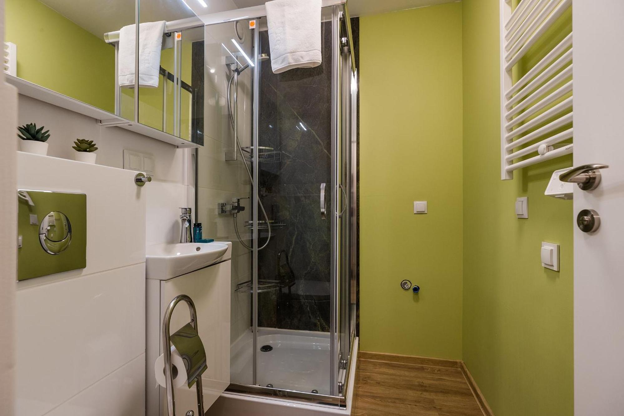 Shortstaypoland Batorego Apartment *